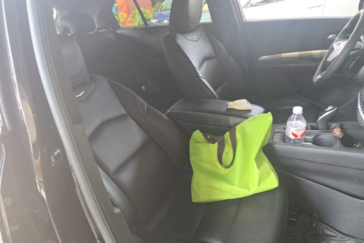 Used Cadillac XT4 2020 28T Two-Wheel-Drive Leading Version Right Front Seat