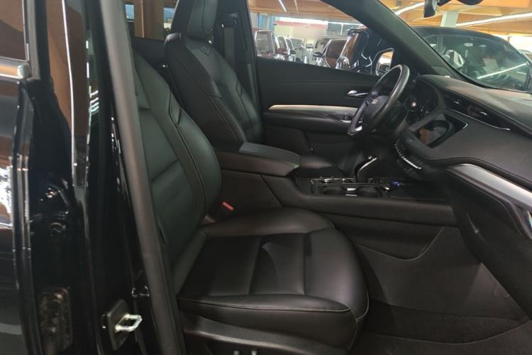 Used Cadillac XT4 2020 28T Two-Wheel-Drive Leading Version Right Front Seat
