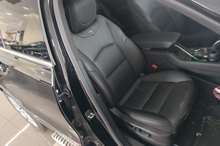 Used Cadillac XT4 2020 Revised Version 28T Two-Wheel Drive Luxury Edition Right Front Seat