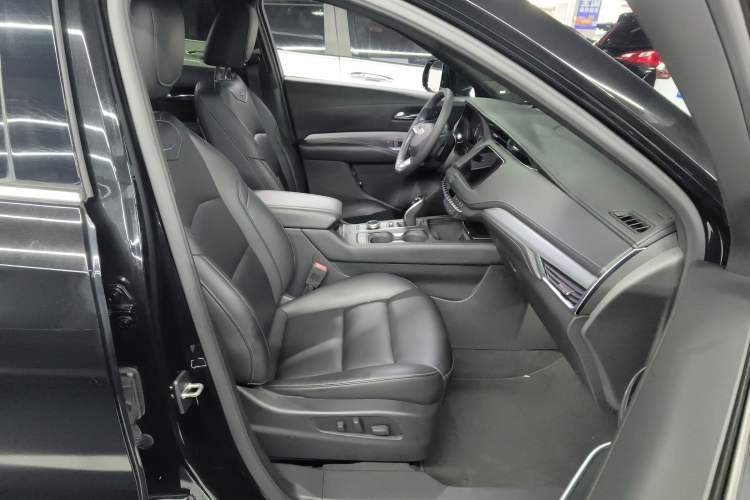 Used Cadillac XT4 2020 28T Two-Wheel-Drive Leading Version Right Front Seat