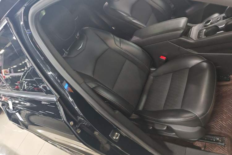 Used Cadillac XT4 2020 Revised Version 28T Two-Wheel Drive Tech Edition Right Front Seat