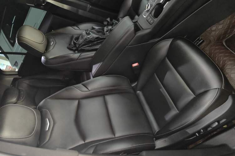 Used Cadillac XT4 2020 Revised Version 28T Two-Wheel Drive Luxury Edition Right Front Seat