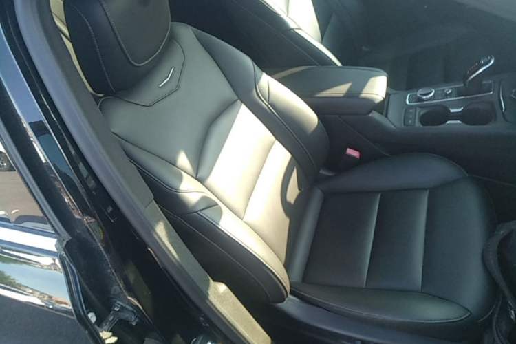 Used Cadillac XT4 2020 28T Two-Wheel-Drive Leading Version Right Front Seat