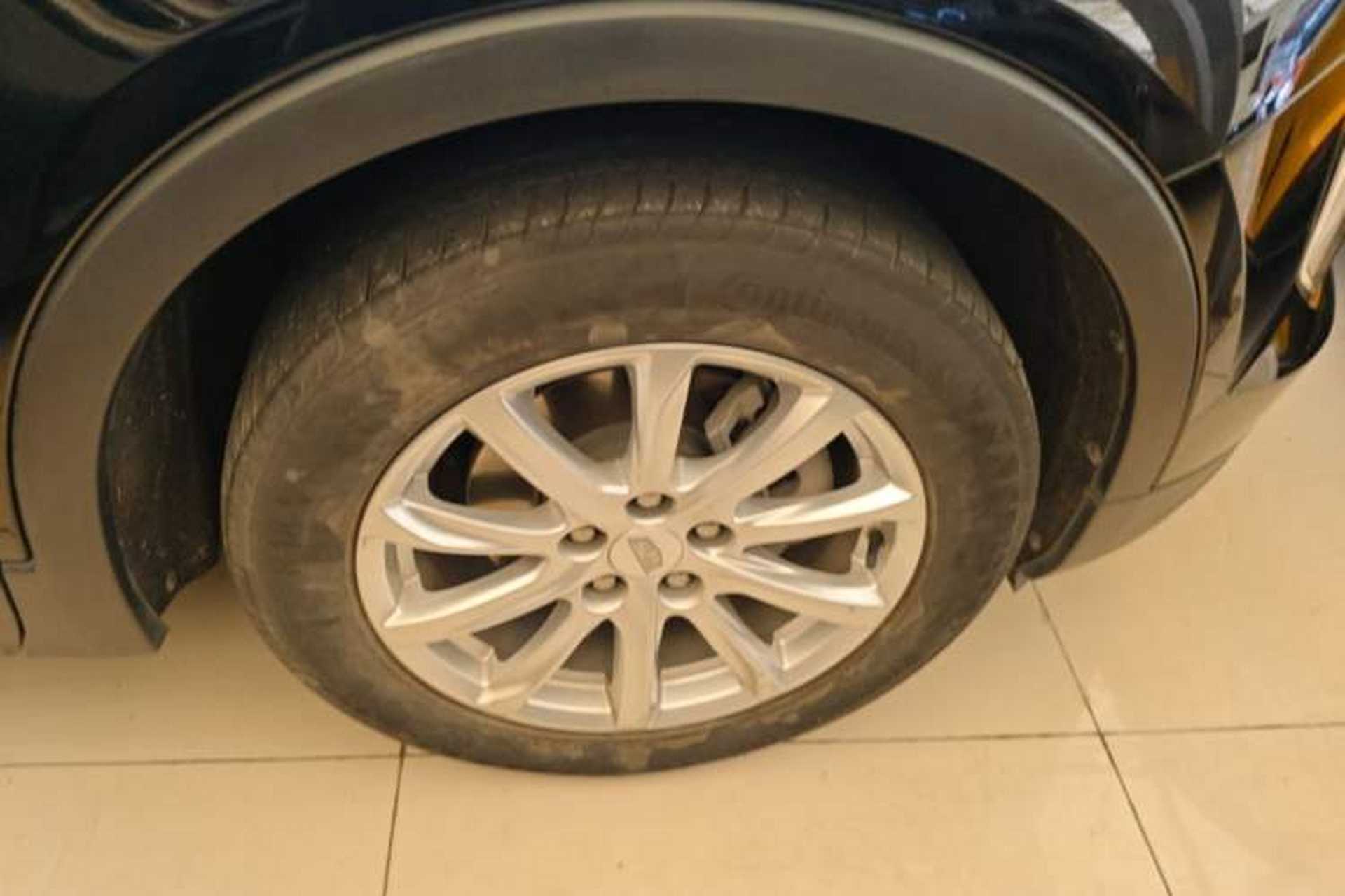 Used Cadillac XT4 2020 Revised Version 28T Two-Wheel Drive Tech Edition Right Front Wheel Hub