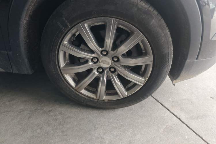 Used Cadillac XT4 2020 28T Two-Wheel-Drive Leading Version Right Front Wheel Hub
