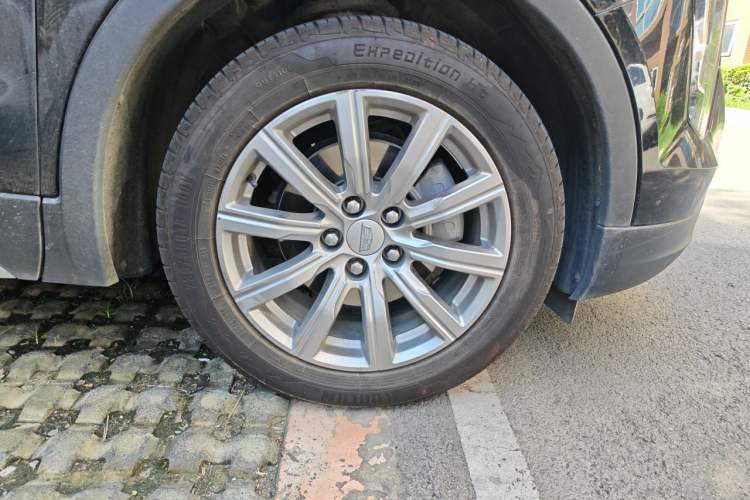 Used Cadillac XT4 2020 Revised Version 28T Two-Wheel Drive Leading Edition Right Front Wheel Hub