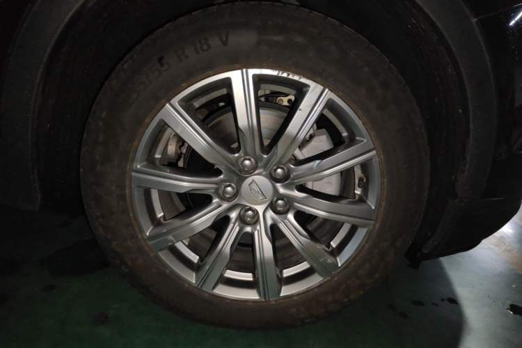 Used Cadillac XT4 2020 28T Two-Wheel-Drive Leading Version Right Front Wheel Hub