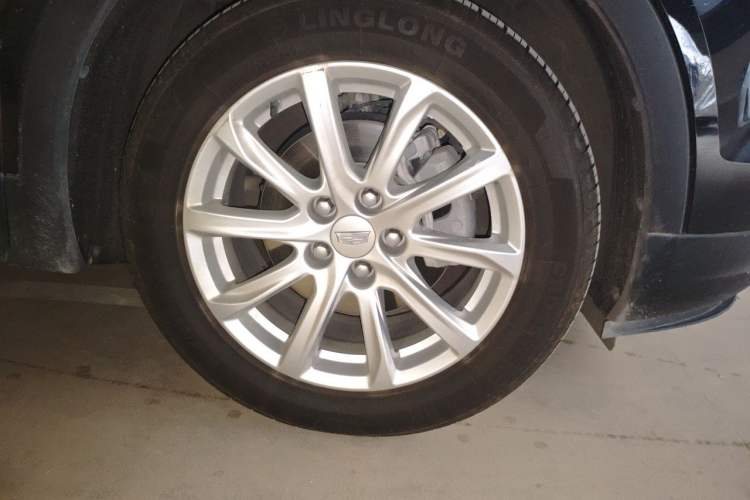 Used Cadillac XT4 2020 Revised Version 28T Two-Wheel Drive Tech Edition Right Front Wheel Hub