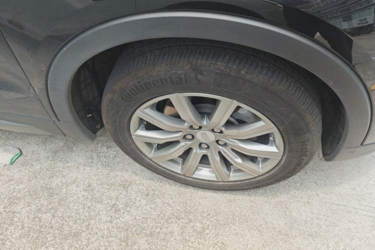 Used Cadillac XT4 2020 28T Two-Wheel-Drive Leading Version Right Front Wheel Hub