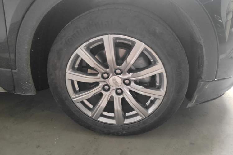 Used Cadillac XT4 2020 Revised Version 28T Two-Wheel Drive Leading Edition Right Front Wheel Hub