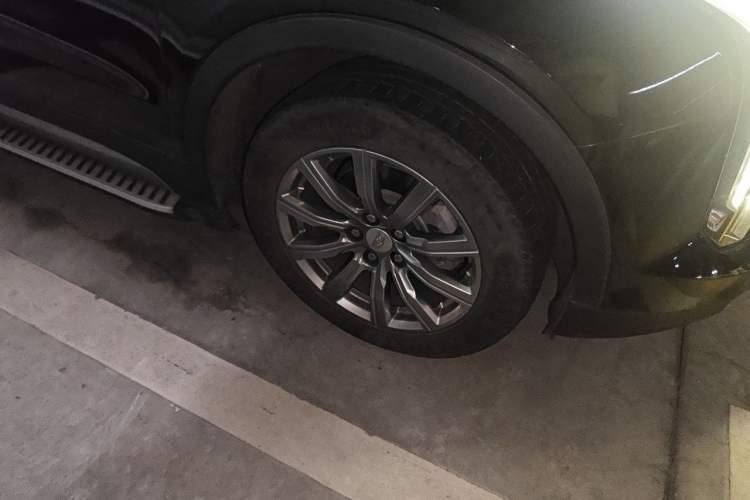 Used Cadillac XT4 2020 Revised Version 28T Two-Wheel Drive Luxury Edition Right Front Wheel Hub