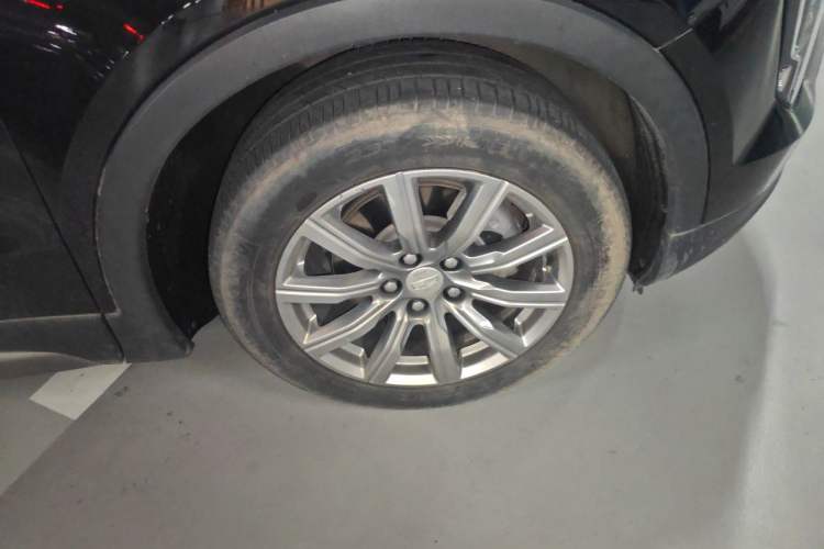 Used Cadillac XT4 2020 Revised Version 28T Two-Wheel Drive Leading Edition Right Front Wheel Hub