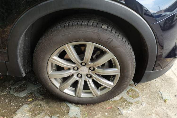Used Cadillac XT4 2020 Revised Version 28T Two-Wheel Drive Luxury Edition Right Front Wheel Hub