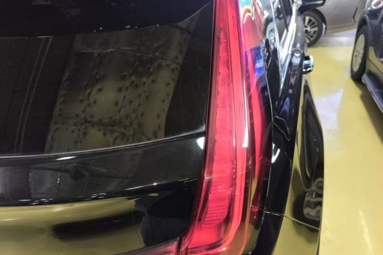 Used Cadillac XT4 2020 Revised Version 28T Two-Wheel Drive Luxury Edition Right Rear Taillight