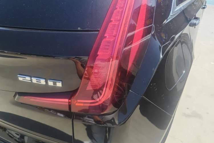 Used Cadillac XT4 2020 28T Two-Wheel-Drive Leading Version Right Rear Taillight
