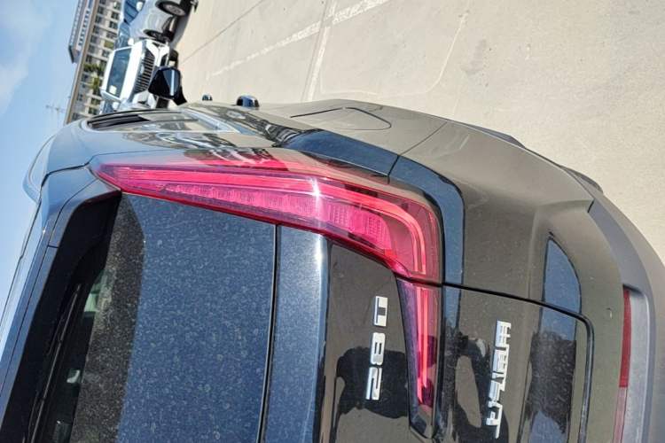 Used Cadillac XT4 2020 28T Two-Wheel-Drive Leading Version Right Rear Taillight