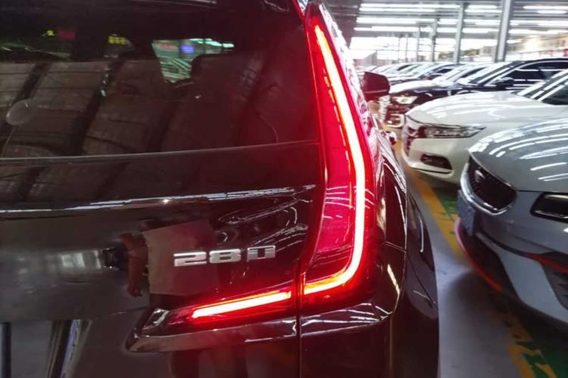 Used Cadillac XT4 2020 28T Two-Wheel-Drive Leading Version Right Rear Taillight