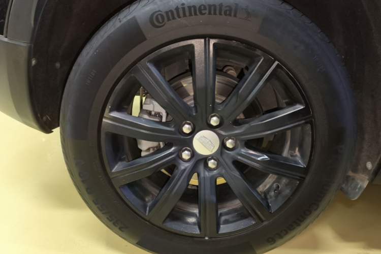 Used Cadillac XT4 2020 Revised Version 28T Two-Wheel Drive Luxury Edition Right Rear Wheel Hub
