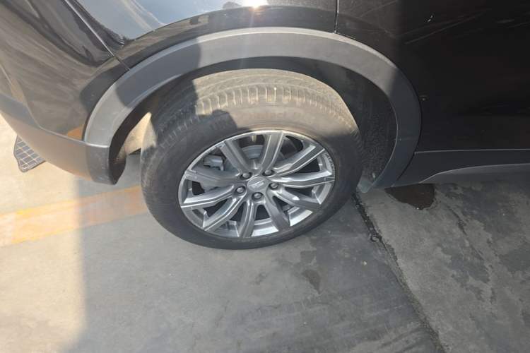 Used Cadillac XT4 2020 28T Two-Wheel-Drive Leading Version Right Rear Wheel Hub