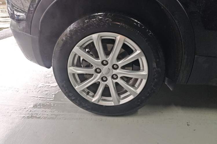 Used Cadillac XT4 2020 Revised Version 28T Two-Wheel Drive Tech Edition Right Rear Wheel Hub