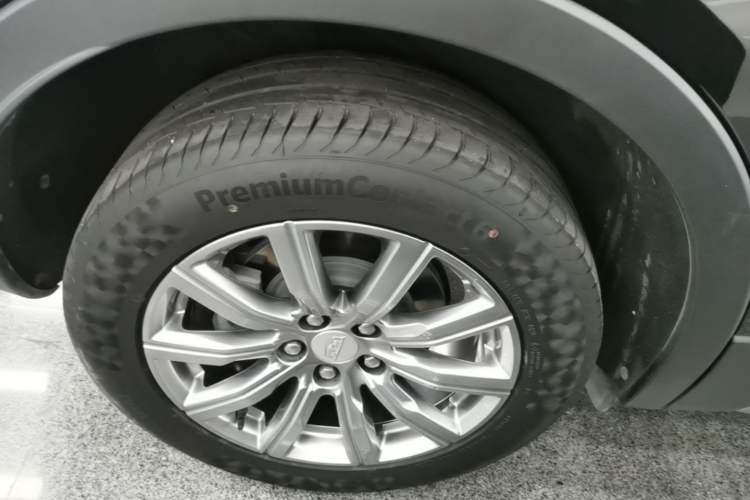 Used Cadillac XT4 2020 28T Two-Wheel-Drive Leading Version Right Rear Wheel Hub