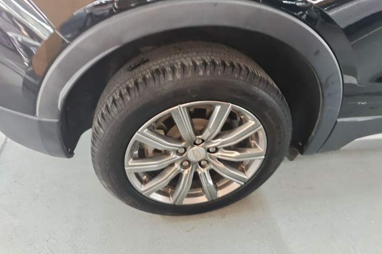 Used Cadillac XT4 2020 28T Two-Wheel-Drive Leading Version Right Rear Wheel Hub