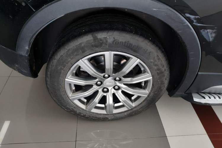 Used Cadillac XT4 2020 Revised Version 28T Two-Wheel Drive Luxury Edition Right Rear Wheel Hub