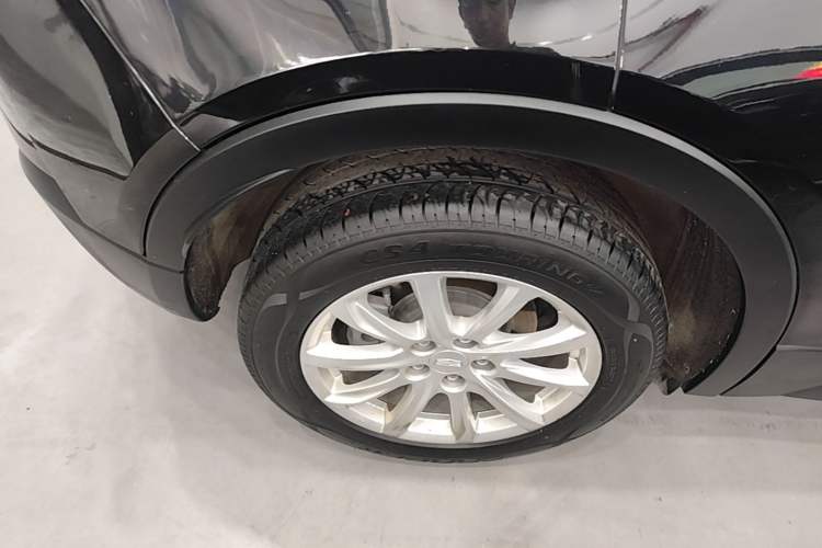 Used Cadillac XT4 2020 Revised Version 28T Two-Wheel Drive Tech Edition Right Rear Wheel Hub