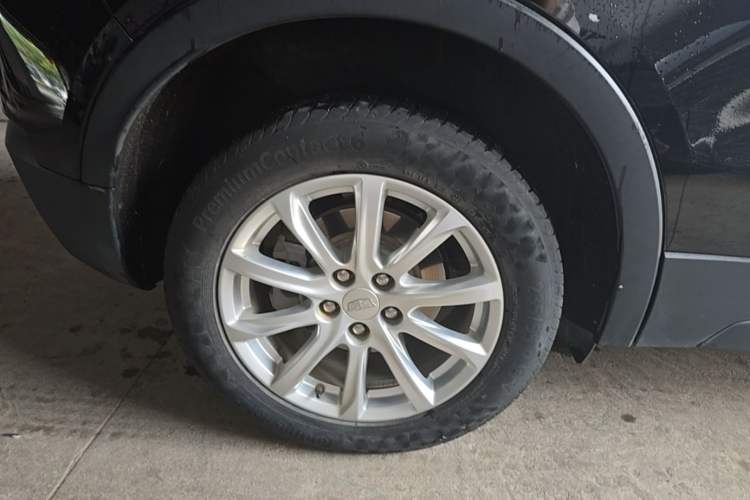 Used Cadillac XT4 2020 Revised Version 28T Two-Wheel Drive Tech Edition Right Rear Wheel Hub