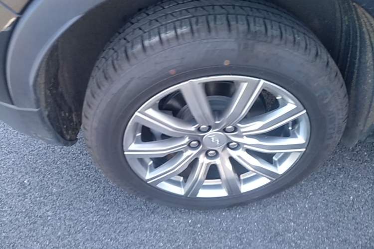 Used Cadillac XT4 2020 28T Two-Wheel-Drive Leading Version Right Rear Wheel Hub