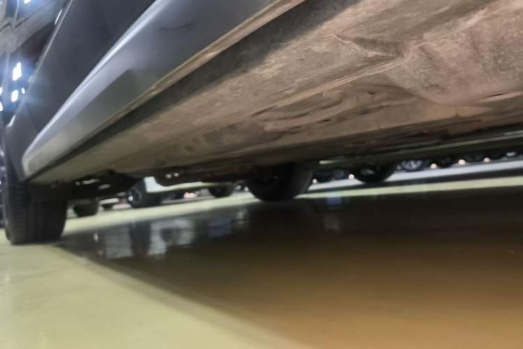 Used Cadillac XT4 2020 Revised Version 28T Two-Wheel Drive Luxury Edition Right Side Sill