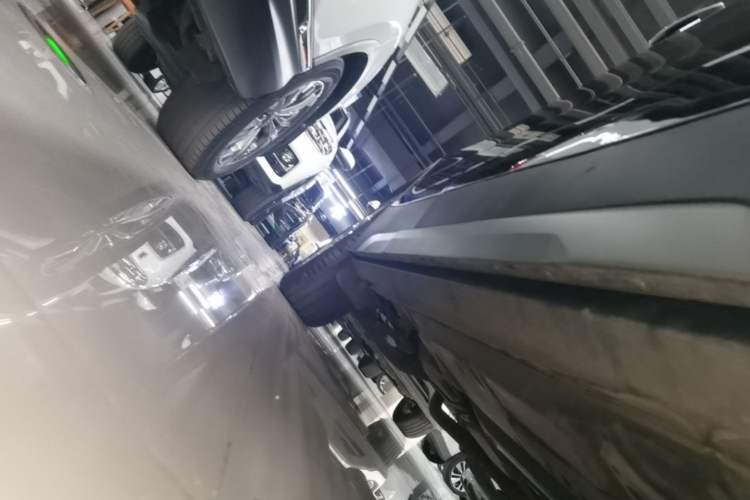 Used Cadillac XT4 2020 Revised Version 28T Two-Wheel Drive Luxury Edition Right Side Sill
