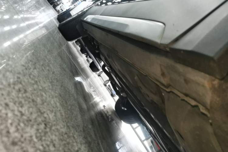 Used Cadillac XT4 2020 28T Two-Wheel-Drive Leading Version Right Side Sill