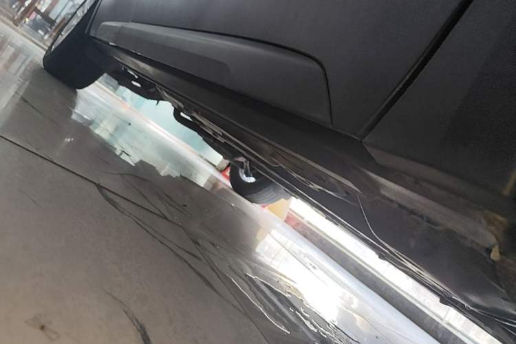 Used Cadillac XT4 2020 Revised Version 28T Two-Wheel Drive Tech Edition Right Side Sill