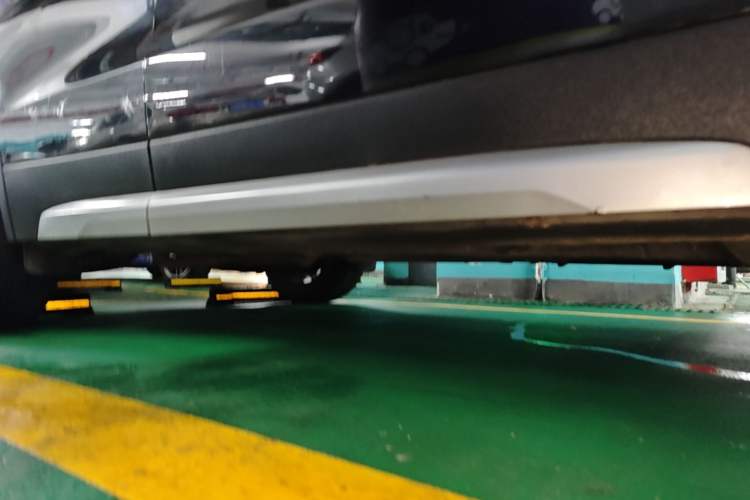 Used Cadillac XT4 2020 28T Two-Wheel-Drive Leading Version Right Side Sill