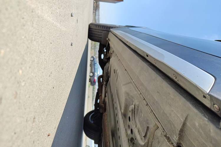 Used Cadillac XT4 2020 28T Two-Wheel-Drive Leading Version Right Side Sill