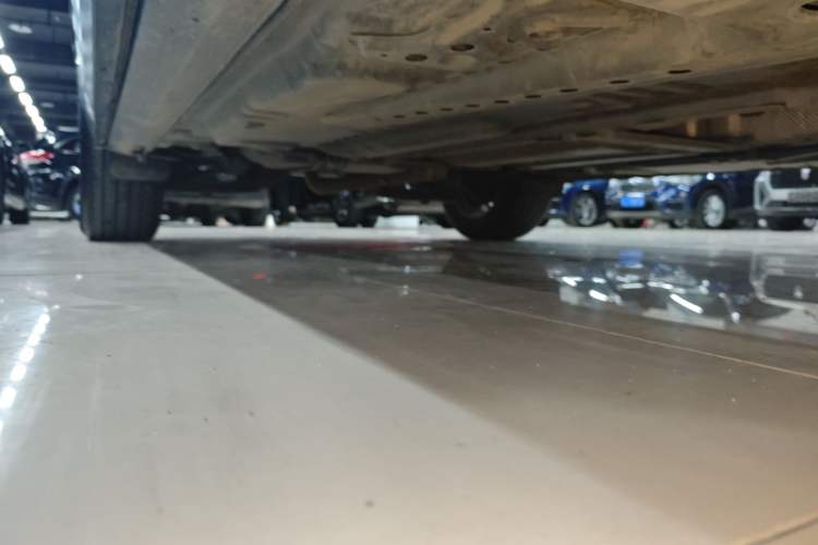 Used Cadillac XT4 2020 Revised Version 28T Two-Wheel Drive Tech Edition Right Side Sill