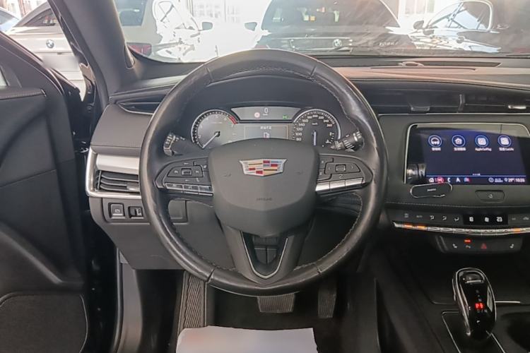 Used Cadillac XT4 2020 28T Two-Wheel-Drive Leading Version Steering Wheel