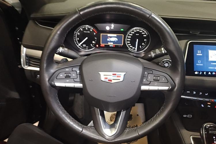 Used Cadillac XT4 2020 28T Two-Wheel-Drive Leading Version Steering Wheel