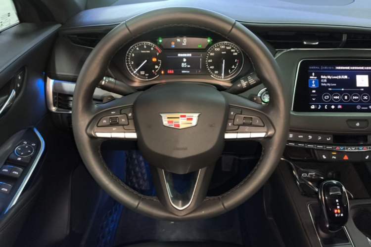 Used Cadillac XT4 2020 Revised Version 28T Two-Wheel Drive Luxury Edition Steering Wheel