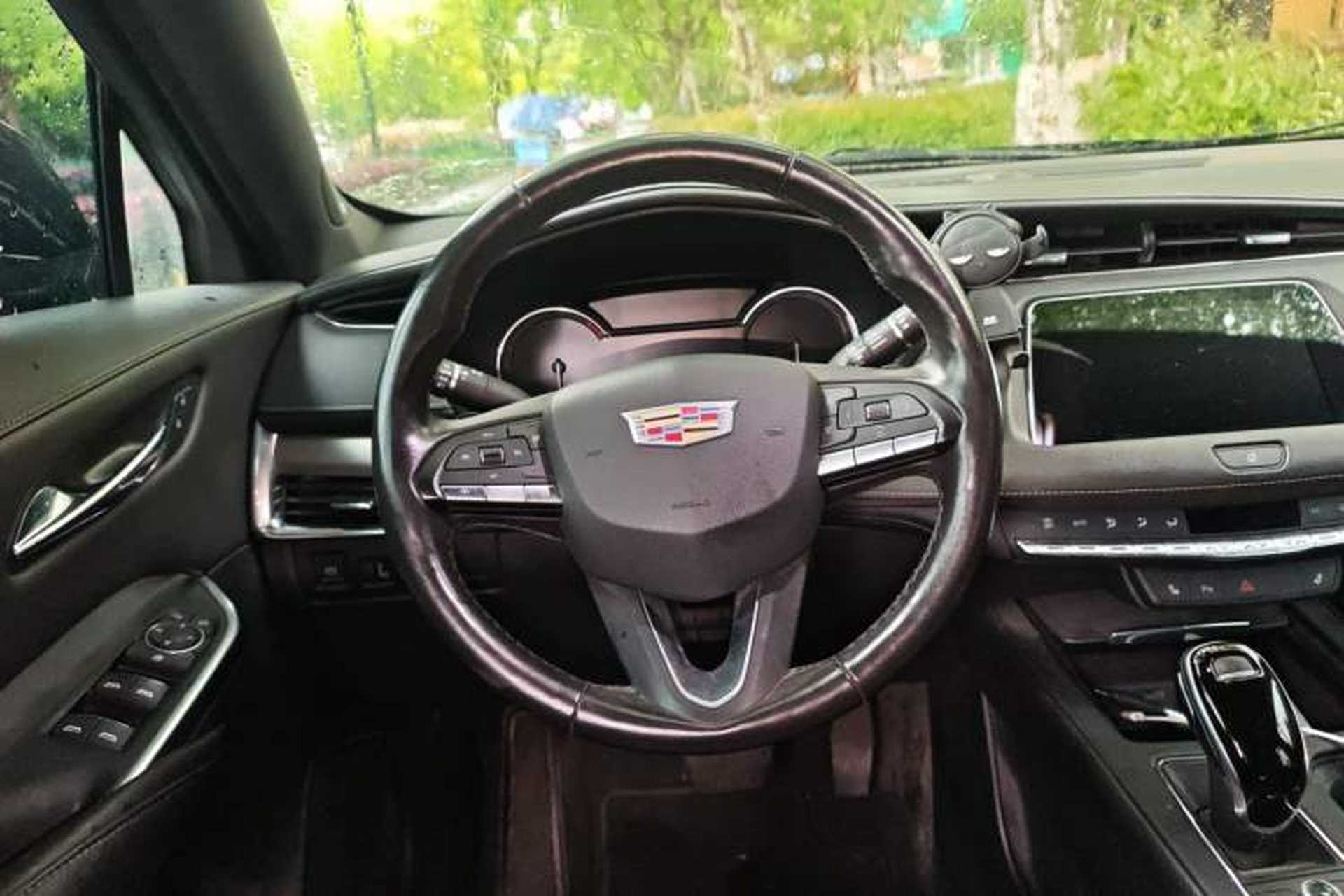 Used Cadillac XT4 2020 28T Two-Wheel-Drive Leading Version Steering Wheel