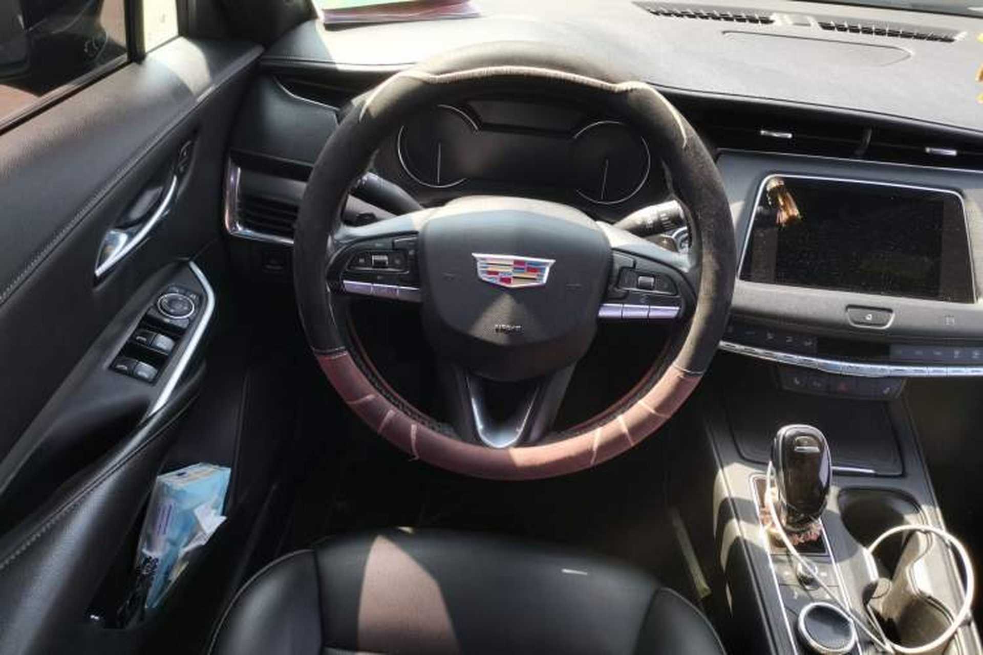 Used Cadillac XT4 2020 28T Two-Wheel-Drive Leading Version Steering Wheel