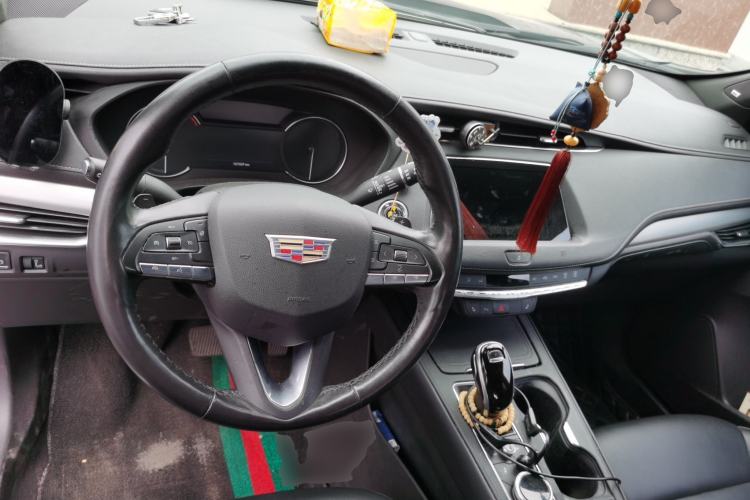 Used Cadillac XT4 2020 28T Two-Wheel-Drive Leading Version Steering Wheel