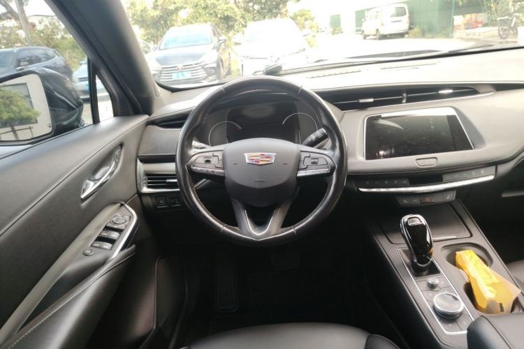 Used Cadillac XT4 2020 28T Two-Wheel-Drive Leading Version Steering Wheel
