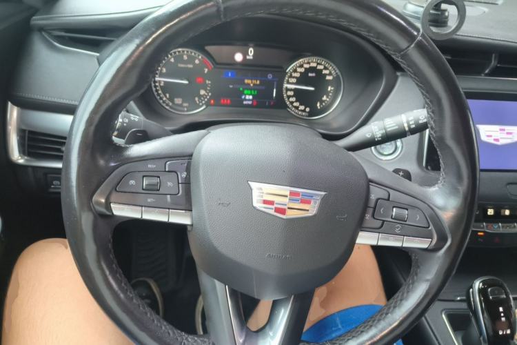 Used Cadillac XT4 2020 28T Two-Wheel-Drive Leading Version Steering Wheel