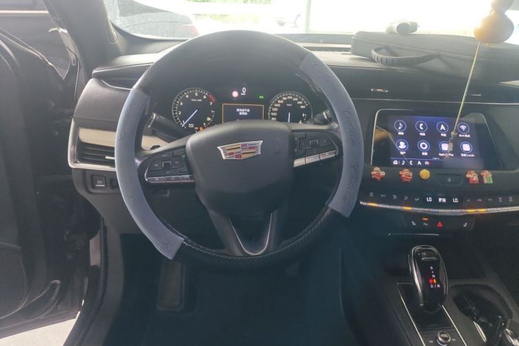 Used Cadillac XT4 2020 28T Two-Wheel-Drive Leading Version Steering Wheel