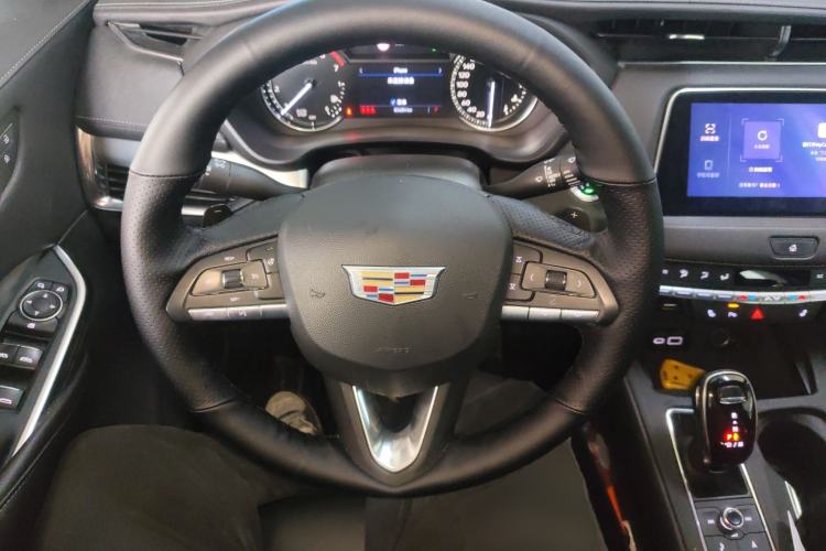 Used Cadillac XT4 2020 28T Two-Wheel-Drive Leading Version Steering Wheel