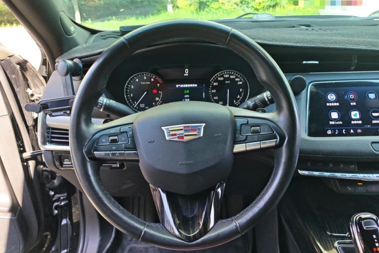 Used Cadillac XT4 2020 Revised Version 28T Two-Wheel Drive Leading Edition Steering Wheel