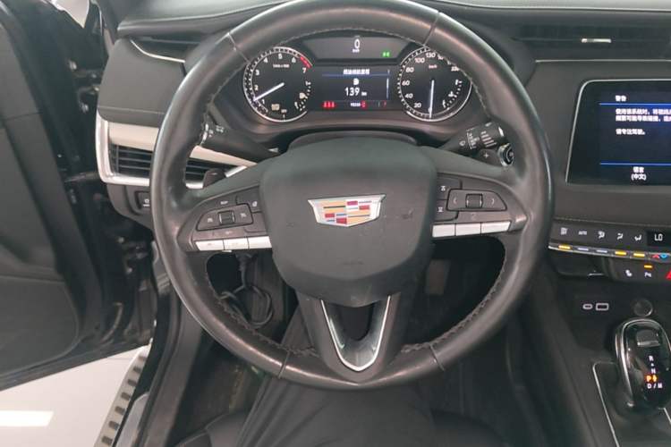 Used Cadillac XT4 2020 Revised Version 28T Two-Wheel Drive Luxury Edition Steering Wheel