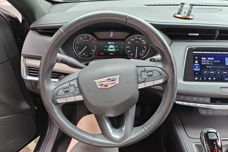Used Cadillac XT4 2020 Revised Version 28T Two-Wheel Drive Luxury Edition Steering Wheel